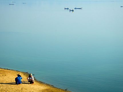 Lever de soleil sur le lac Taungthaman