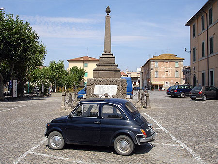 Place principale de Monte Romano Place principale de Monte Romano