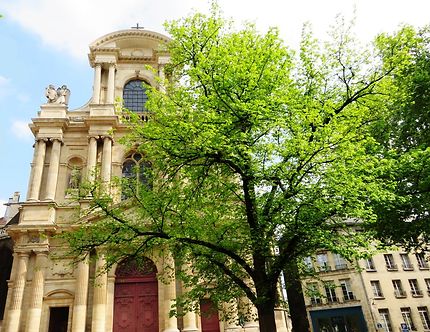 Façade de l'église Saint-Gervais-Saint-Protais