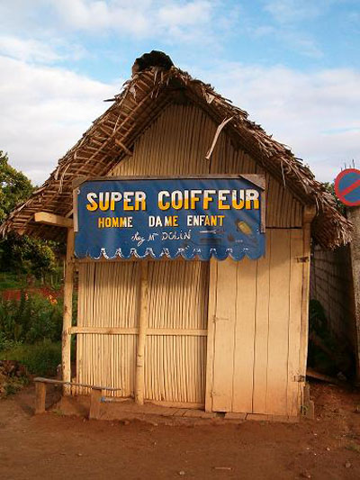 Typique salon de coiffure à Sambava Typique salon de coiffure à Sambava