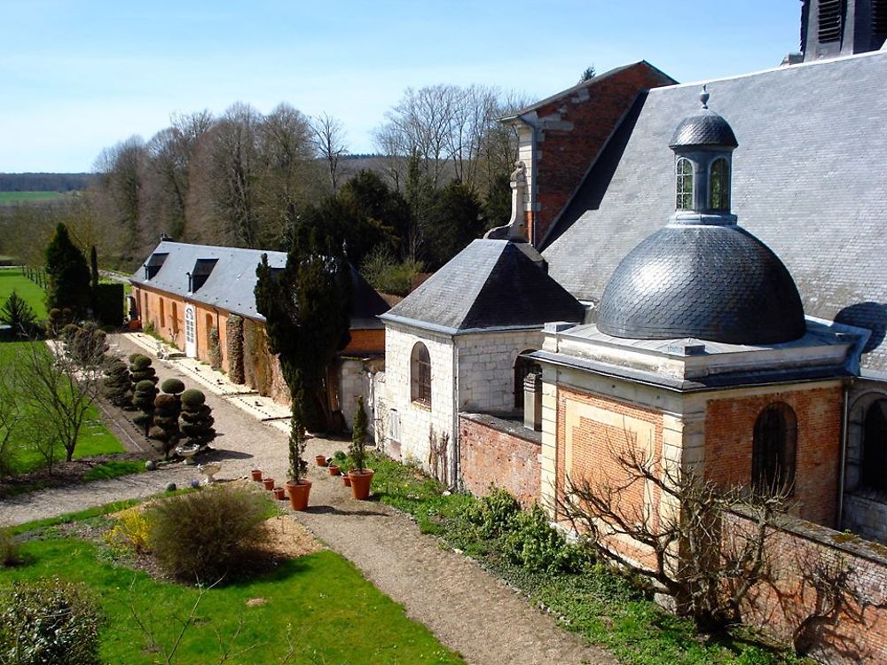 Orangerie du château et église Sainte Cécile 