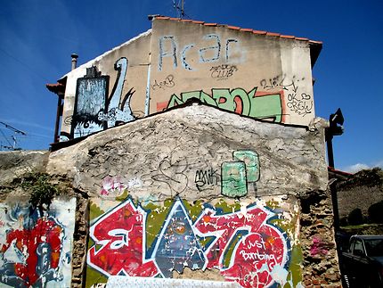 Maison taguée (vieille ville)