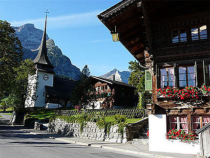 Petit village en Suisse