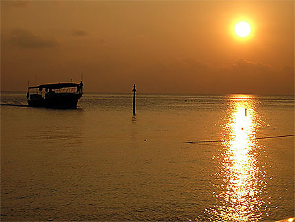 Coucher de soleil maldivien