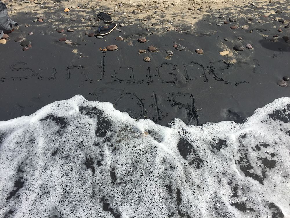 Plage de sable noir 