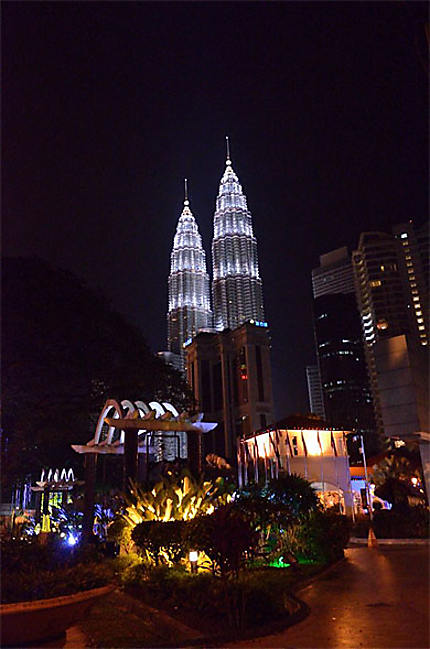 Petronas towers de nuit