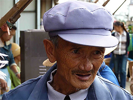 Vieil homme au Marché de Xizhou