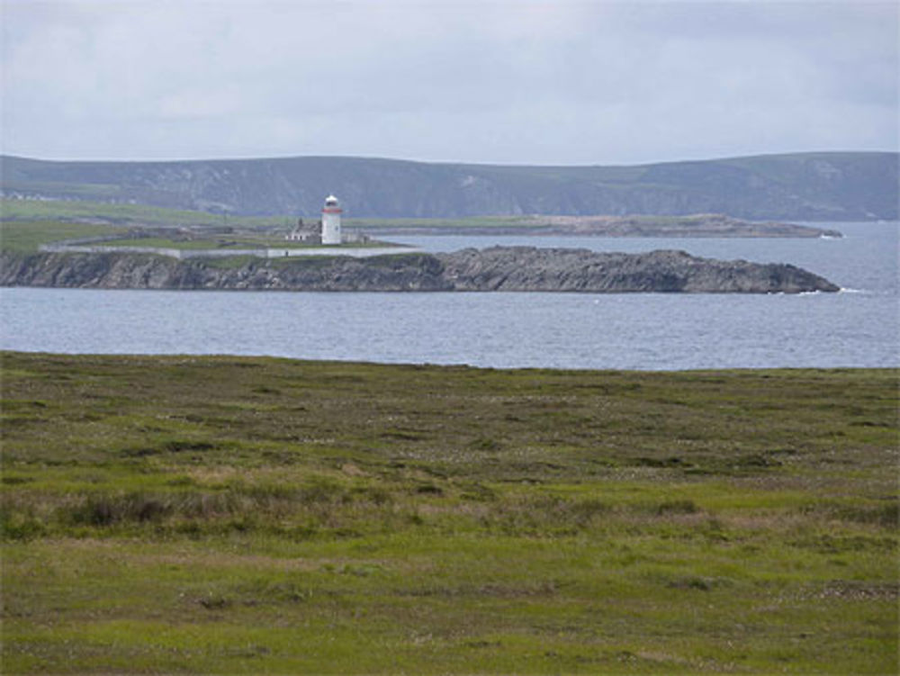 Un petit phare de loin