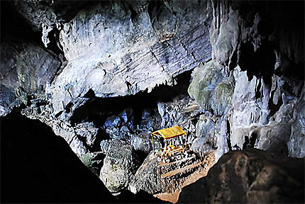 Grotte à Van Vieng