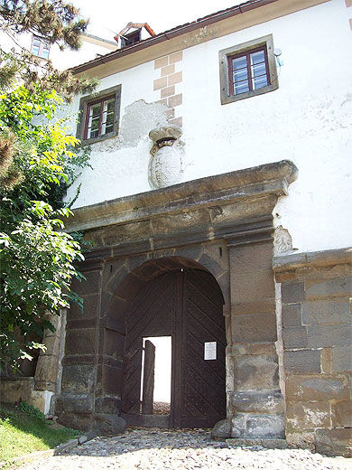 Porte principale du château