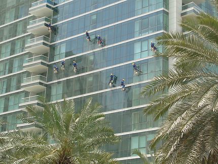 Lave-vitres à Dubaï