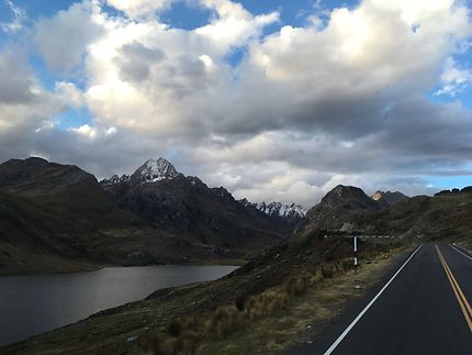 Route à Huascarán, Pérou