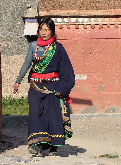 Femme tibétaine à Labrang