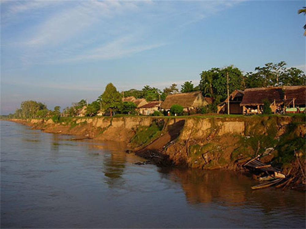 Coucher de soleil sur les rives de l'Amazone