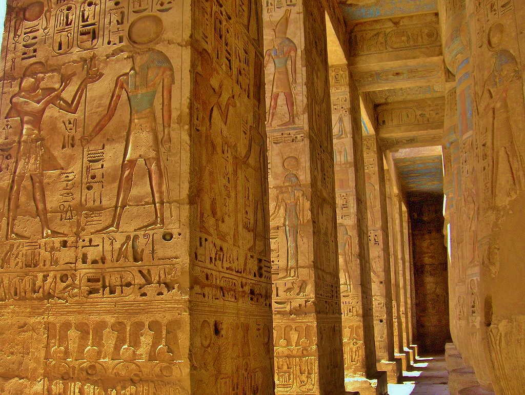 Temple de Medinet Habu à Louxor Temple de Medinet Habu à Louxor