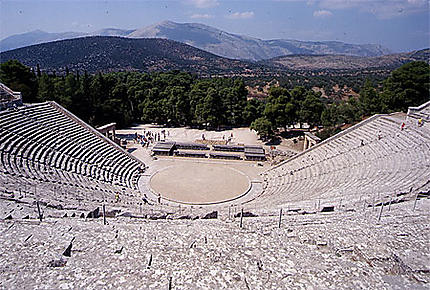 Amphithéâtre d'Epidaure : Théâtre d'Épidaure : Site archéologique  d'Épidaure : Péloponnèse : Grèce : Routard.com
