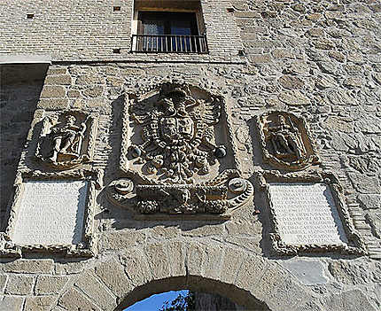 Pont de Saint-Martin : blasons