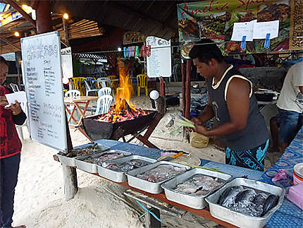 Barbecue de poisson sur Coral Bay
