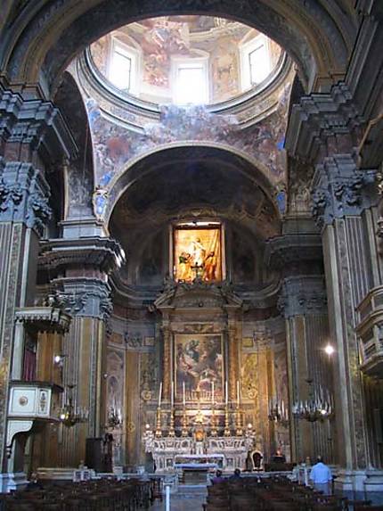 Intérieur d'une église de Naples