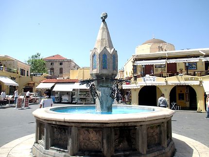 Fontaine de la place Ippokratous