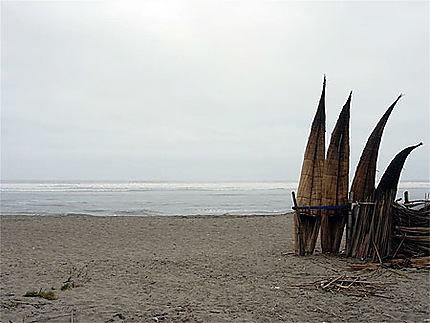 Los caballitos de la plage de Huanchaco