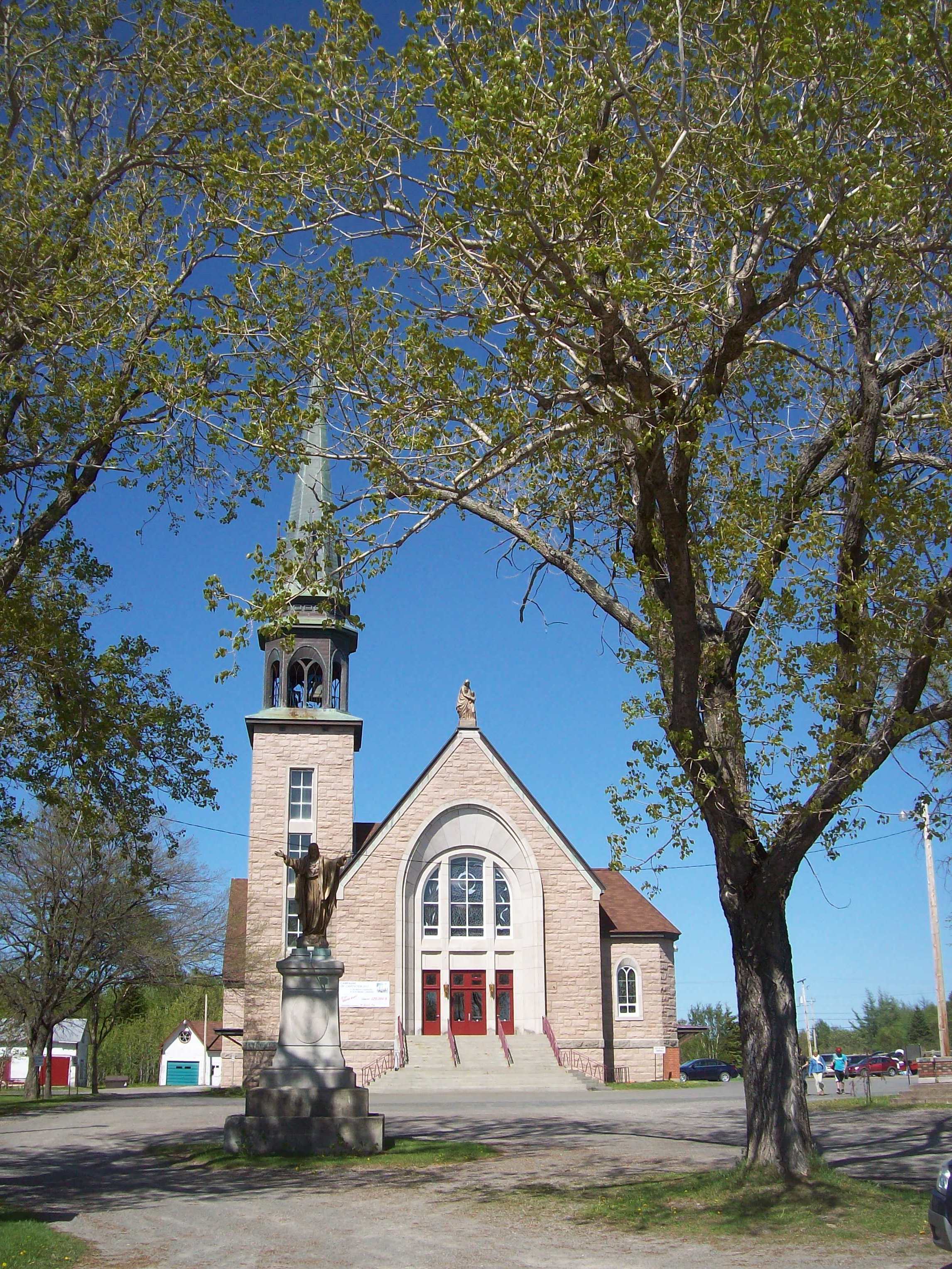 Église à Pointe-au-Père Église à Pointe-au-Père