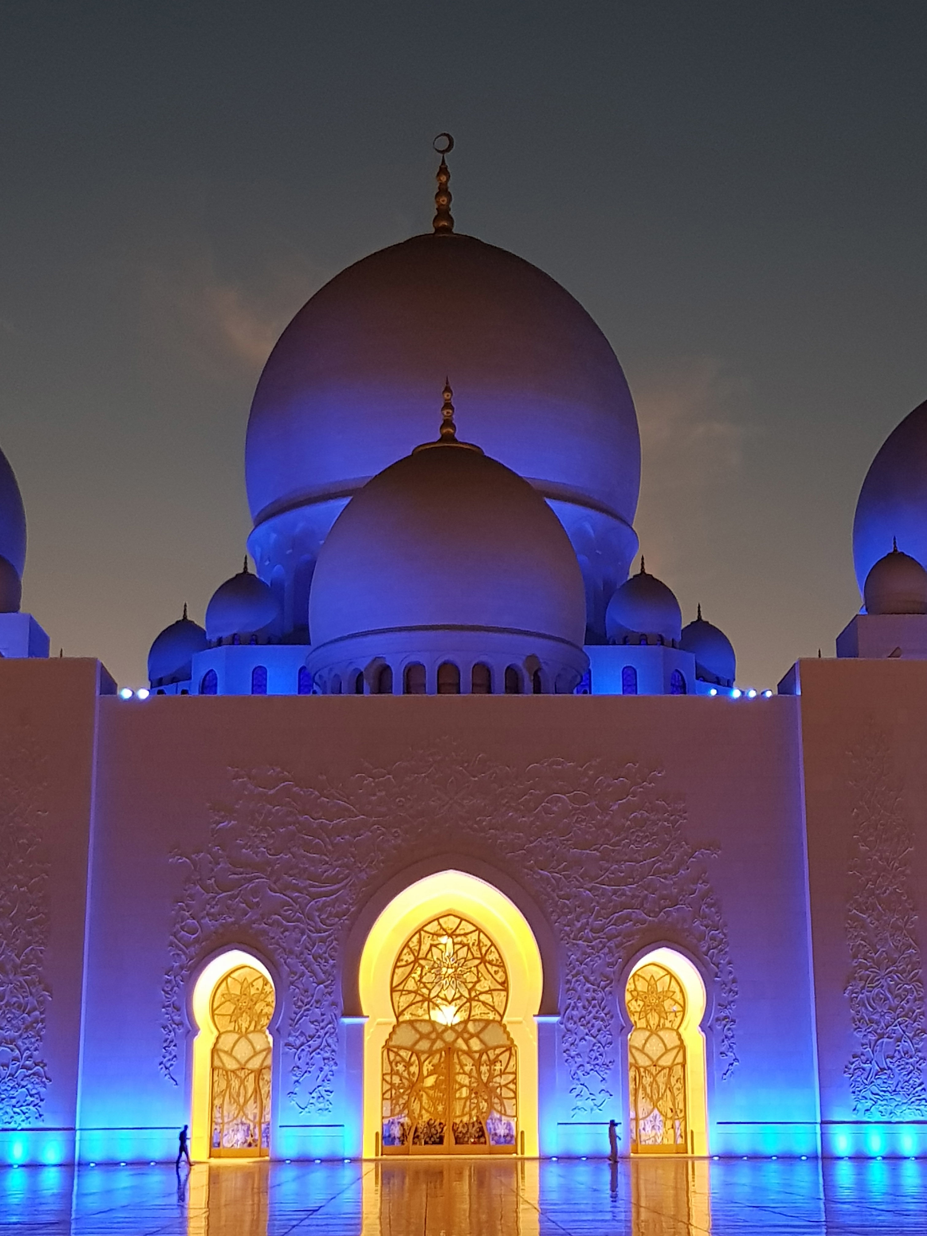 Mosquée d'Abu Dhabi la nuit