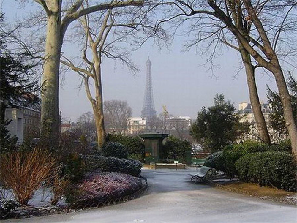 La Grande Dame les pieds dans la neige