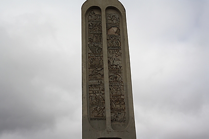 Monument représentant les 18 ethnies malgaches