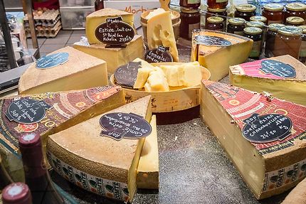 Besançon, Un étal de fromages comtois et autres