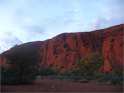 Uluru au lever du soleil
