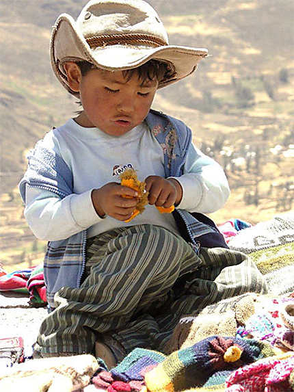 Jeune péruvien au Cañon del Colca