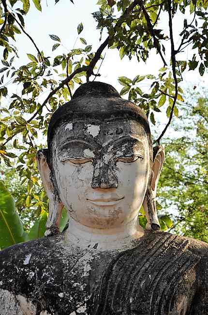 Bouddha, Pagode Yedana Sini 