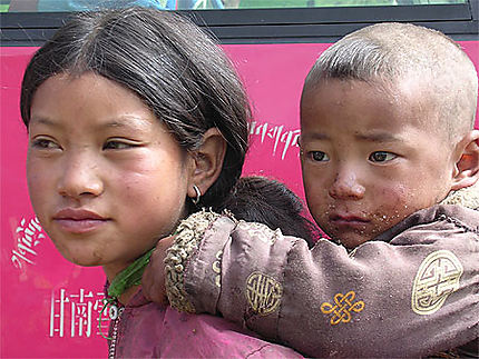 Jeunes enfants du Gansu