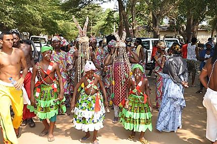 Brésiliens et Togolais au Carnaval Acofin à Aneho