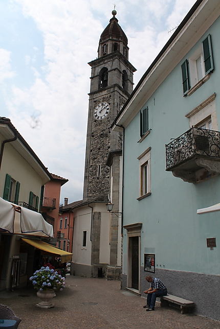Vue sur le clocher de l'église d'Ascona