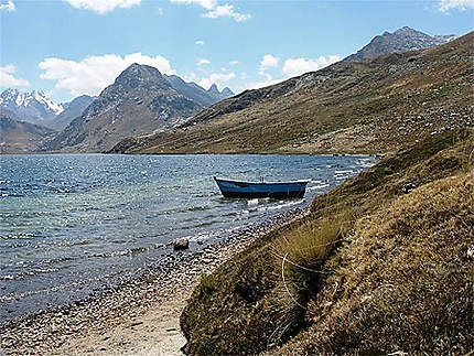 Barque sur la laguna Querococha