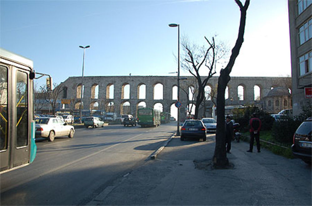 Aqueduc de Valens