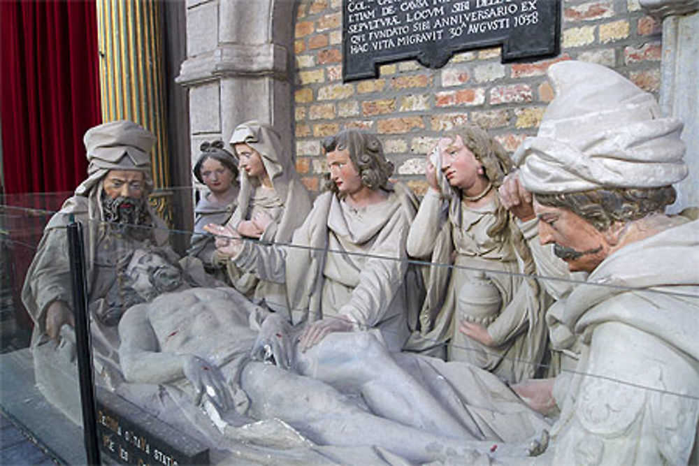 Mise au tombeau, église Ste-Walburge, Furnes, Belgique