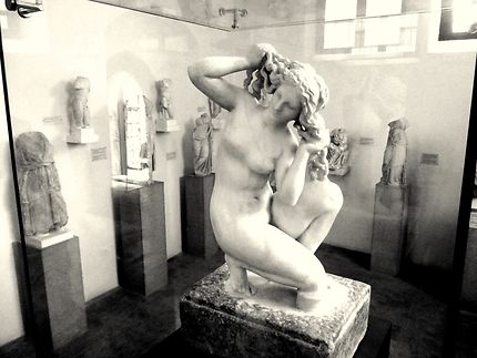 Aphrodite accroupie (1er siècle av J.C)