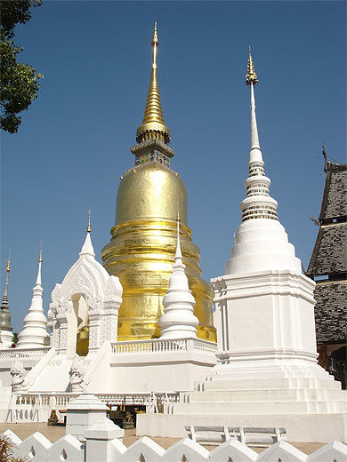 Stupas du Wat Chet Yot