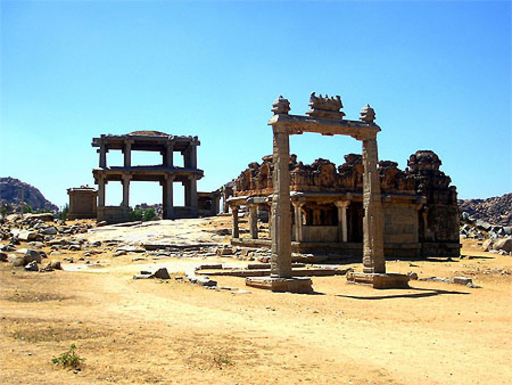 Sule Bazaar (Achyutaraya Temple)