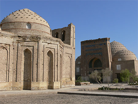 Mausolées de Nadjim al Dîn Kubra et de Sultân'Alî (XIVème siècle) Mausolées de Nadjim al Dîn Kubra et de Sultân'Alî (XIVème siècle)