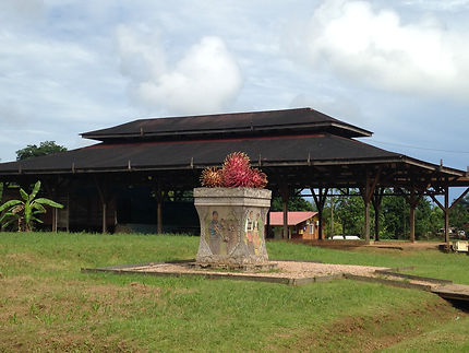 La place du village de Cacao, Guyane