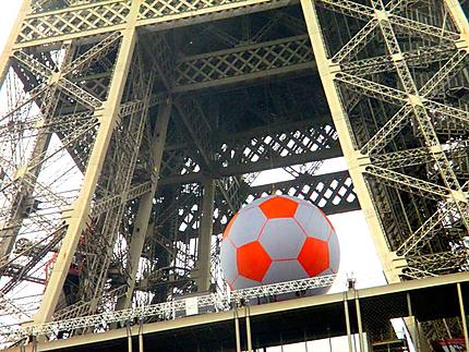 La tour Eiffel et l' Euro