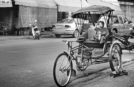 Dans les rues de Phitsanulok, Thaïlande