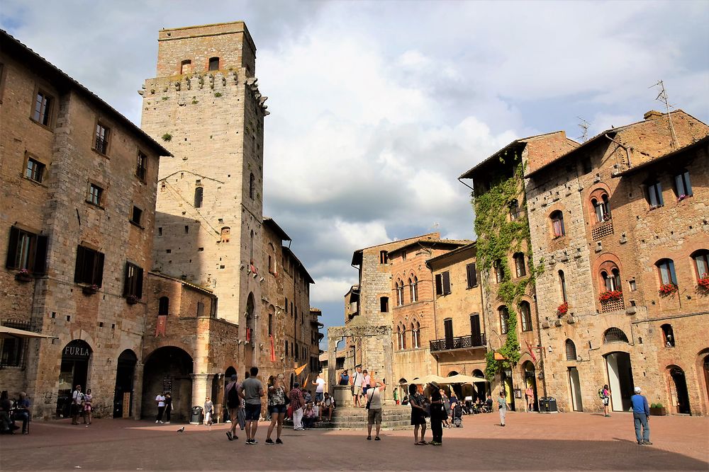 Piazza della Cisterna