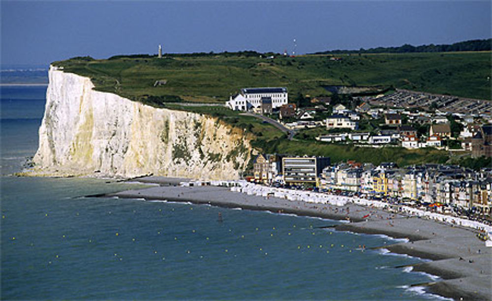 Falaise et plage, Mers-les-Bains