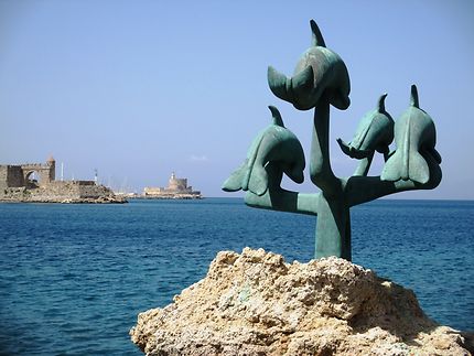 Sculpture de dauphins