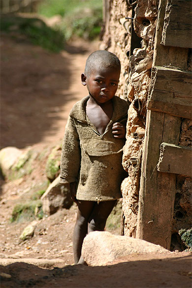 L'enfant du village de zafimaniry L'enfant du village de zafimaniry